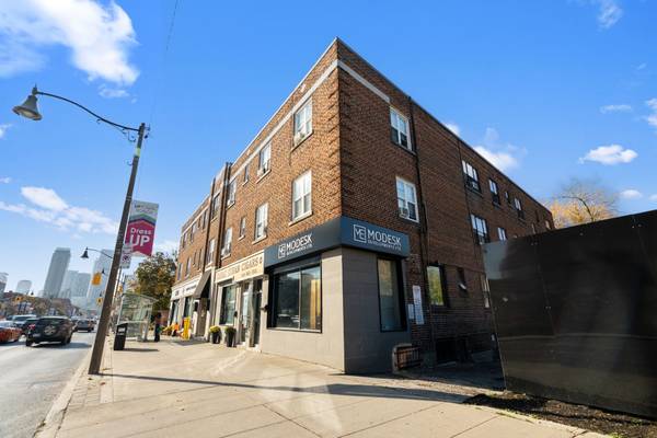 Toronto C04, ON M4N 2H7,2676 Yonge ST #16