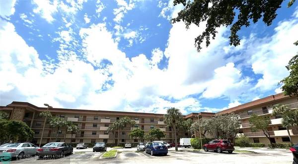 4940 E Sabal Palm Blvd  #106,  Tamarac,  FL 33319