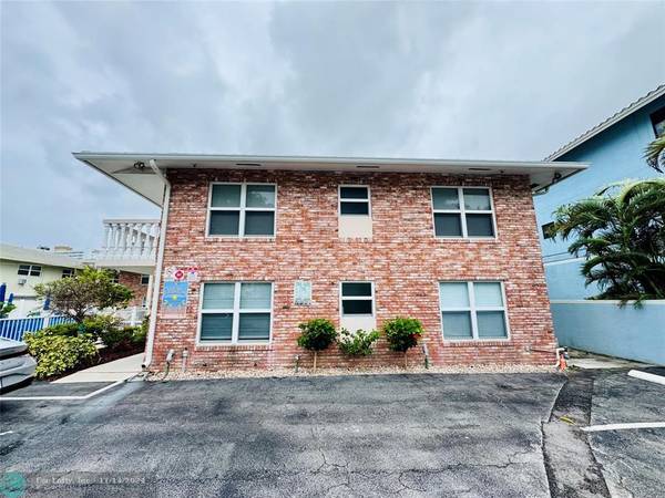 3216 NE 13th St  #4, Pompano Beach, FL 33062