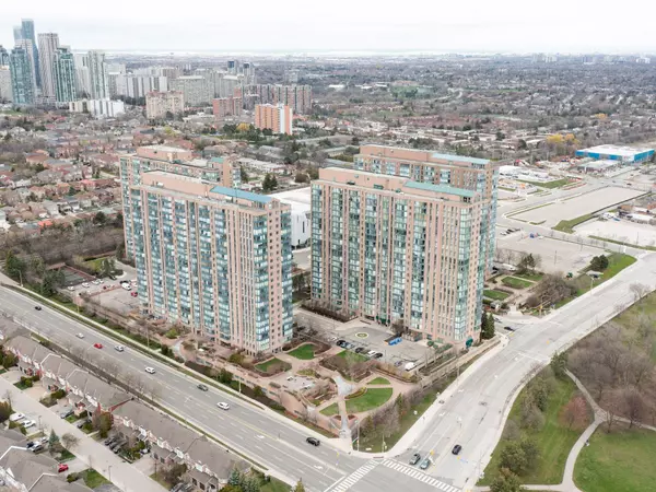 Mississauga, ON L5B 4B1,135 Hillcrest AVE #215