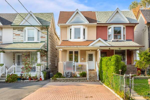 8 Blakley AVE, Toronto W03, ON M6N 3Y5