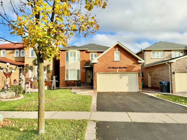 372 Fairview RD W, Mississauga, ON L5B 3W5