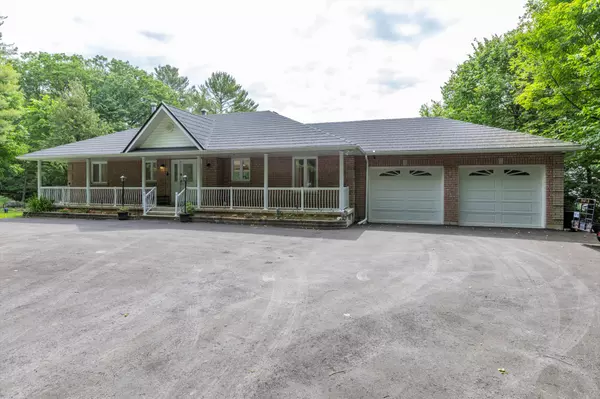 Smith-ennismore-lakefield, ON K0L 2H0,3033 Freeburn LN