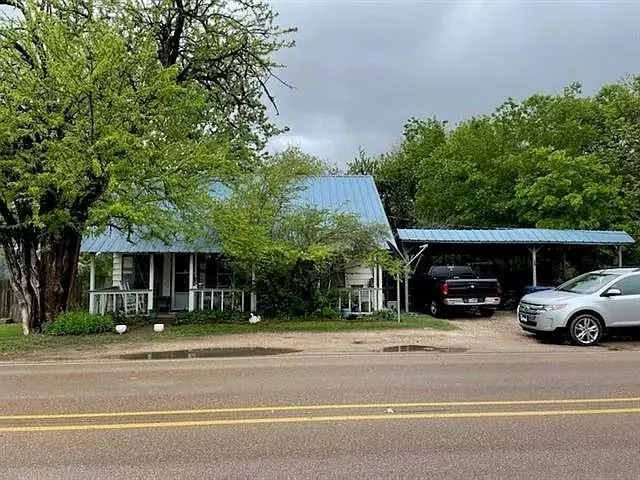 231 S Colorado Street, Whitney, TX 76692