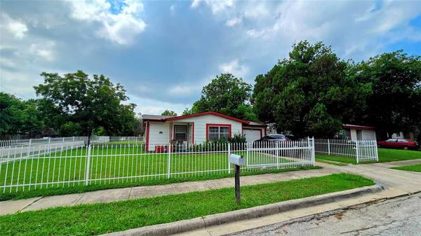 4428 Crenshaw Avenue, Fort Worth, TX 76105