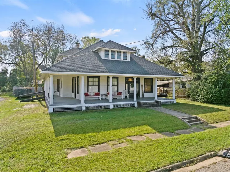 504 E 4th Street, Mount Pleasant, TX 75455