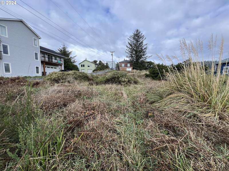 440 5TH ST, Port Orford, OR 97465