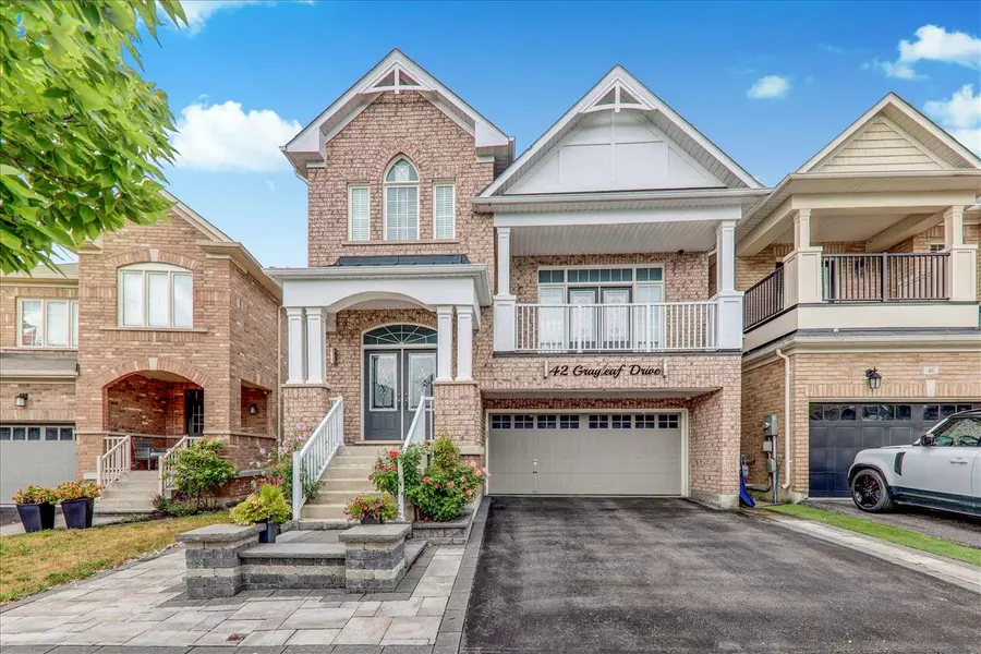 42 Grayleaf DR, Whitchurch-stouffville, ON L4A 1S8