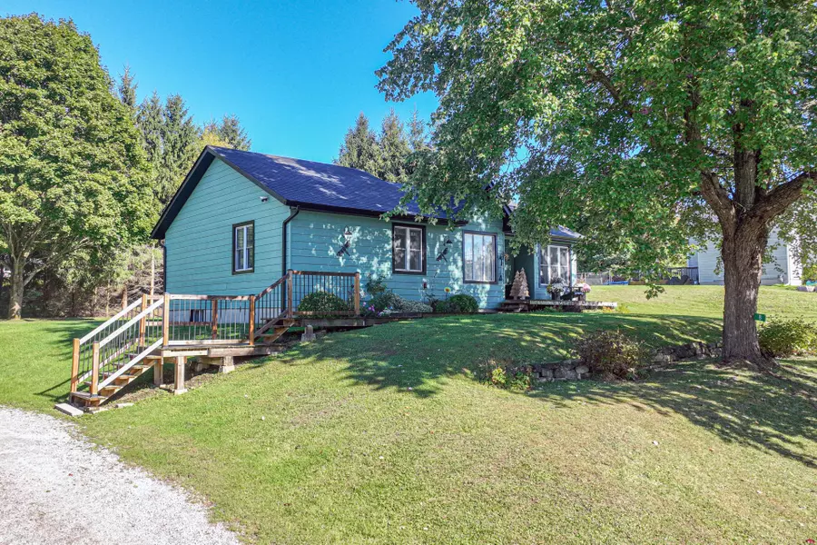 8 Agnes ST, Oro-medonte, ON L0K 1N0