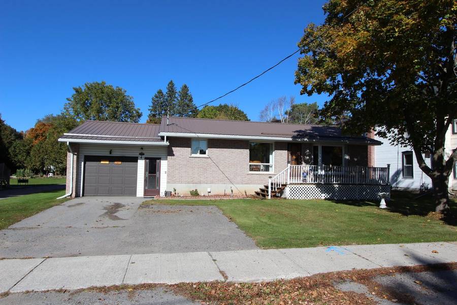 4 Alexander ST, Havelock-belmont-methuen, ON K0L 1Z0