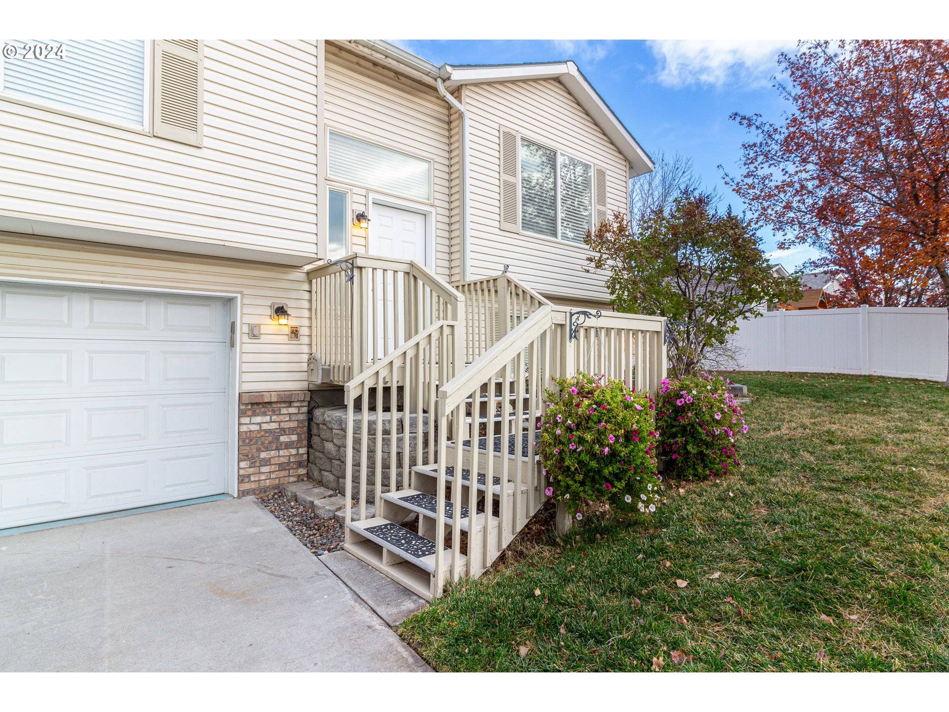 Hermiston, OR 97838,617 E AUTUMN AVE