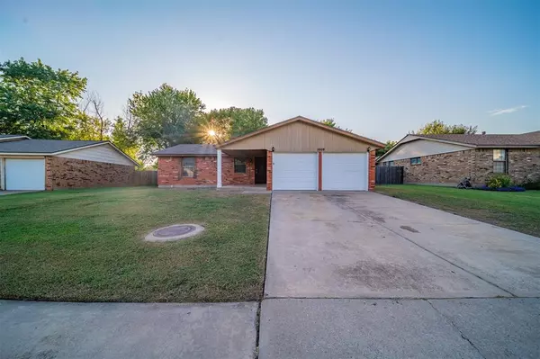 1009 Bronze Medal Road, Moore, OK 73160