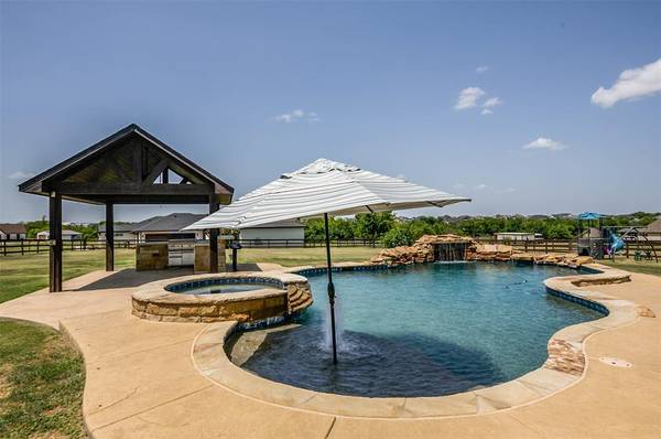 6424 Starlight Ranch Road,  Godley,  TX 76044