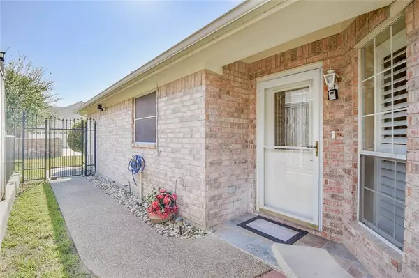 Granbury, TX 76048,1208 Henard Lane