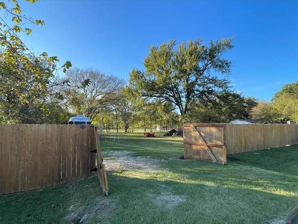 West Tawakoni, TX 75474,901 Redoak Drive