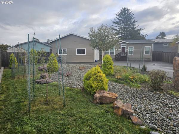 218 COVE RD, Brookings, OR 97415