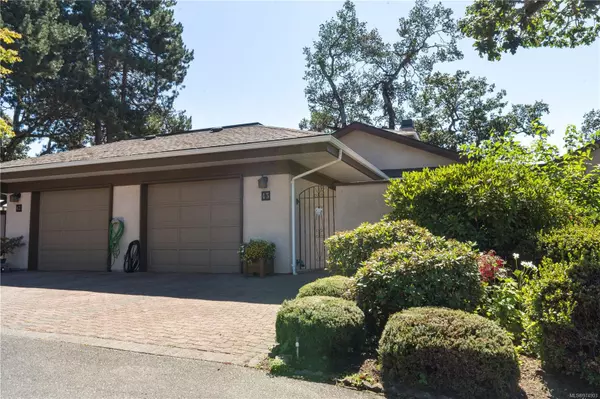 Saanich, BC V8Y 2Y8,901 Kentwood Lane #43