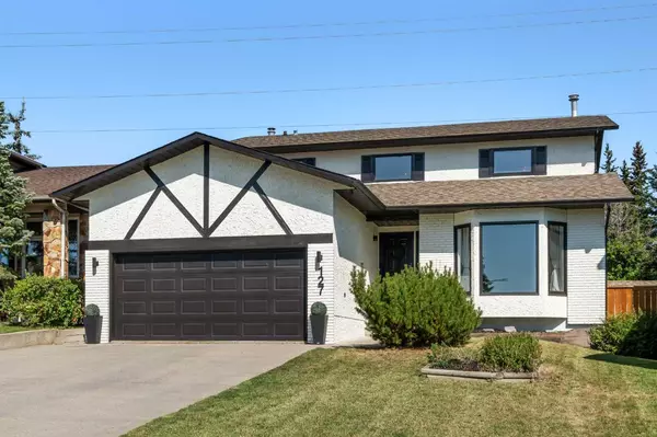 127 Edgewood DR NW, Calgary, AB T3A 2T3