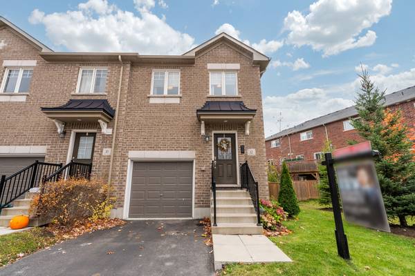 12 Ken Bromley LN, Clarington, ON L1C 0S4