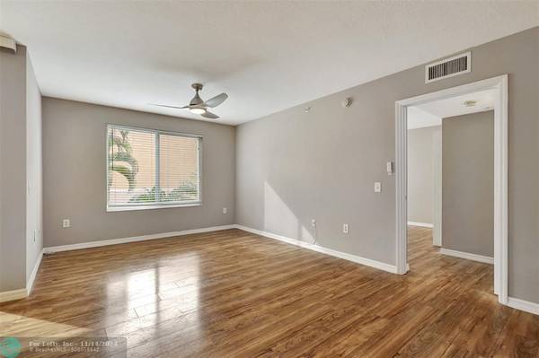 Boynton Beach, FL 33435,310 Villa Cir  #310