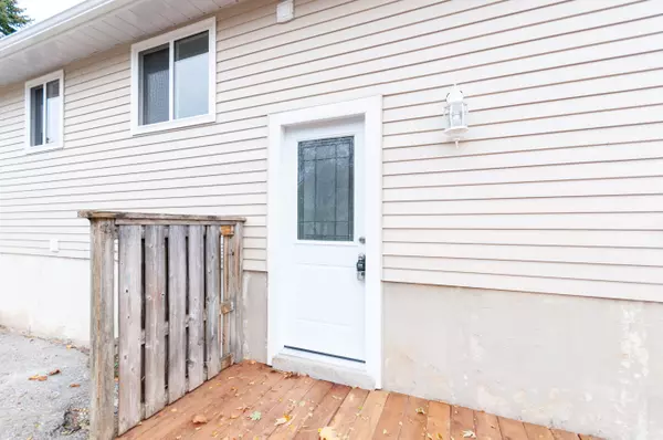 Barrie, ON L4M 2Y6,43 Charlbrook AVE