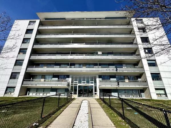 363 Lakeshore RD E #208, Mississauga, ON L5G 1H7