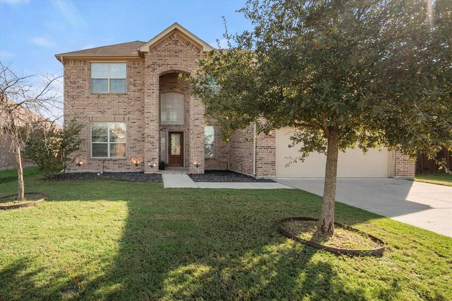 516 Scarlet Trail, Saginaw, TX 76179