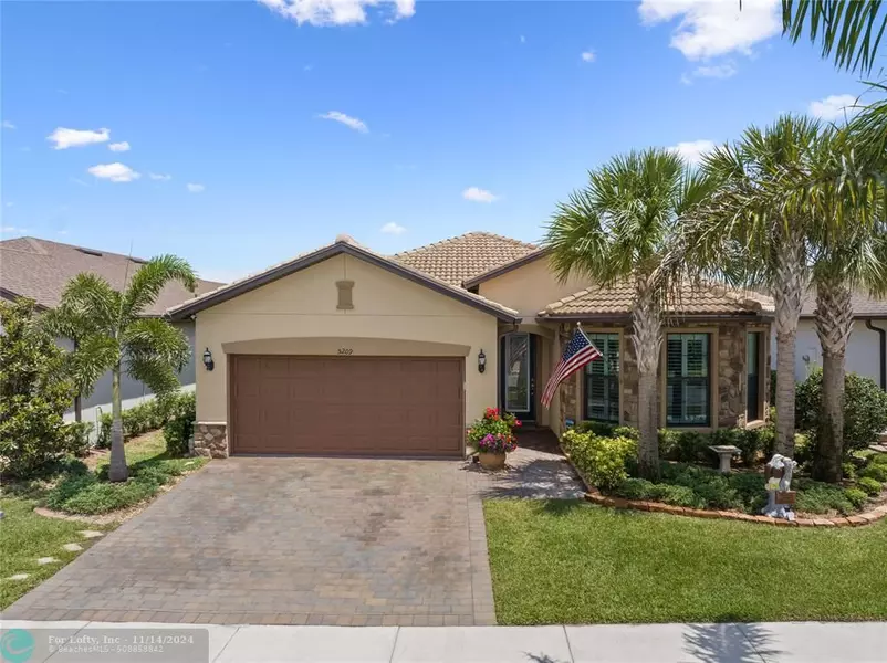 5209 Jasper Sq, Vero Beach, FL 32967