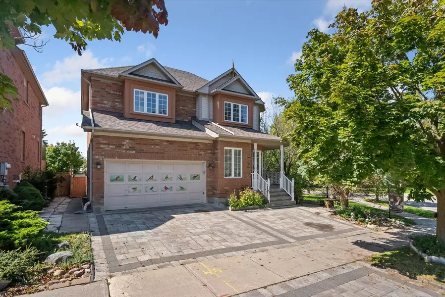 132 Hollandview TRL, Aurora, ON L4G 7H2