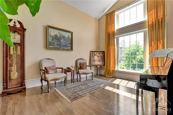 Ottawa, ON K1V 0Z8,135 RIVERSEDGE CRES