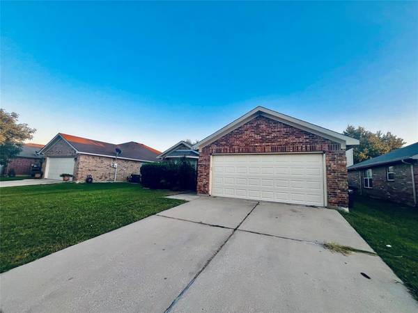 1324 Sierra Blanca Drive, Fort Worth, TX 76028