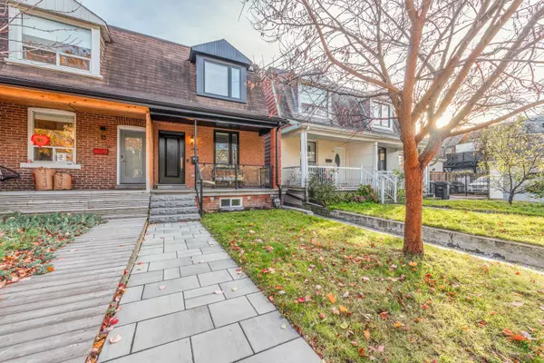 15 Hugo AVE, Toronto W02, ON M6P 3T3