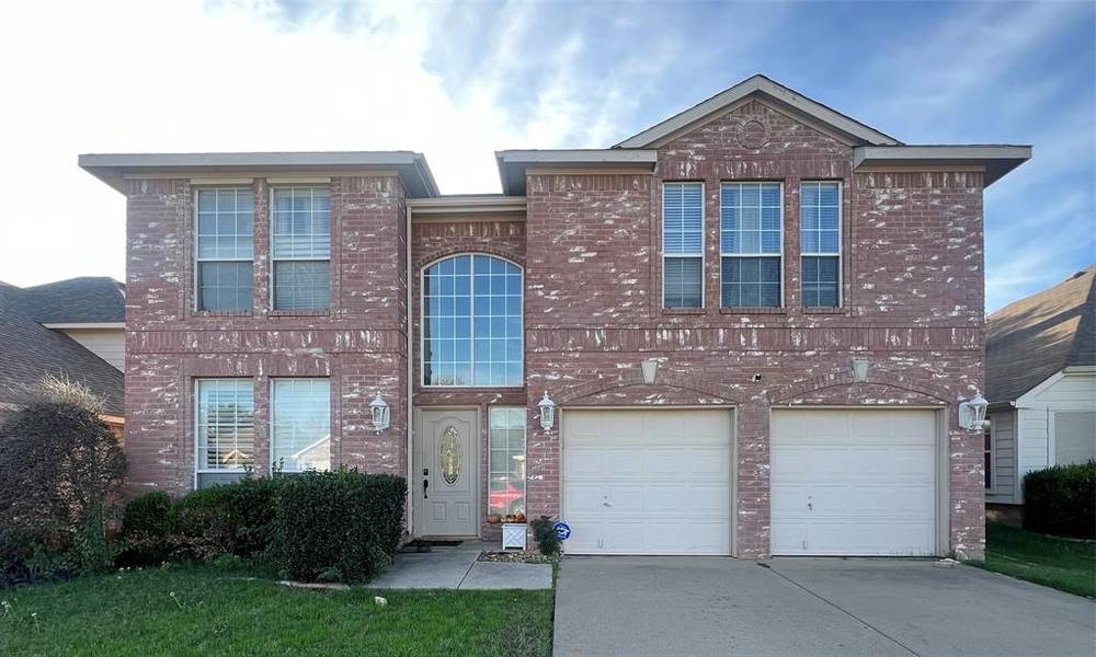 617 Crystal Brook Drive, Saginaw, TX 76179