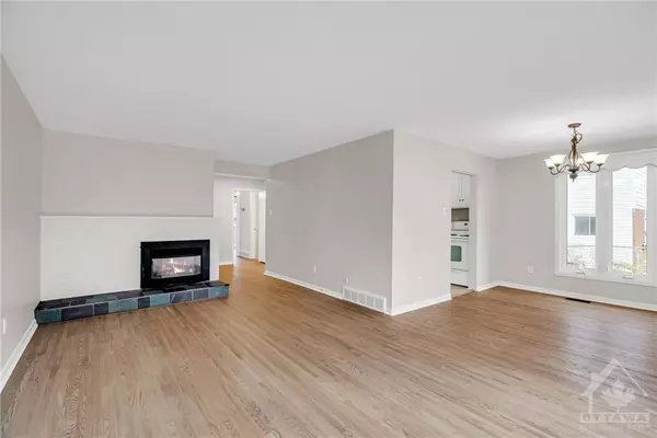 Ottawa, ON K2E 5P9,5 WOODMOUNT CRES