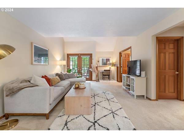 Lake Oswego, OR 97035,15215 BOONES WAY