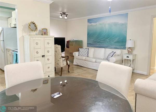 Boca Raton, FL 33432,930 Osceola Drive  #2