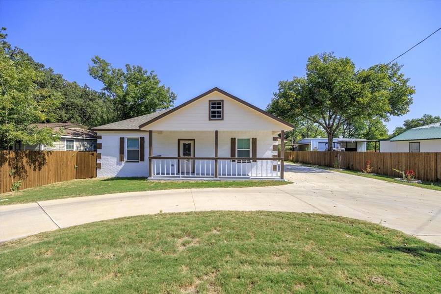 105 S Dick Price Road, Kennedale, TX 76060