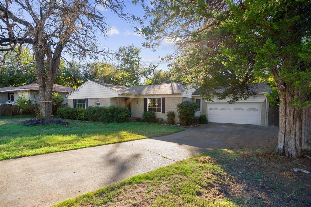 Dallas, TX 75227,2215 Mack Lane