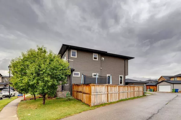 Airdrie, AB T4A 0H3,60 Ravenslea CRES SE