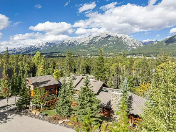 Canmore, AB T1W3J9,102 Cairns LNDG