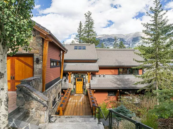 Canmore, AB T1W3J9,102 Cairns LNDG