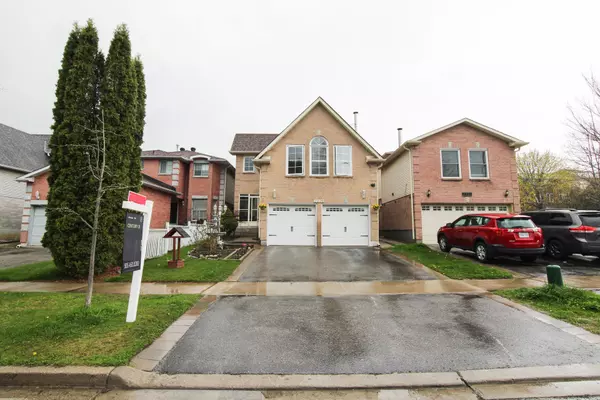 2274 Chapman CT, Pickering, ON L1X 2E8