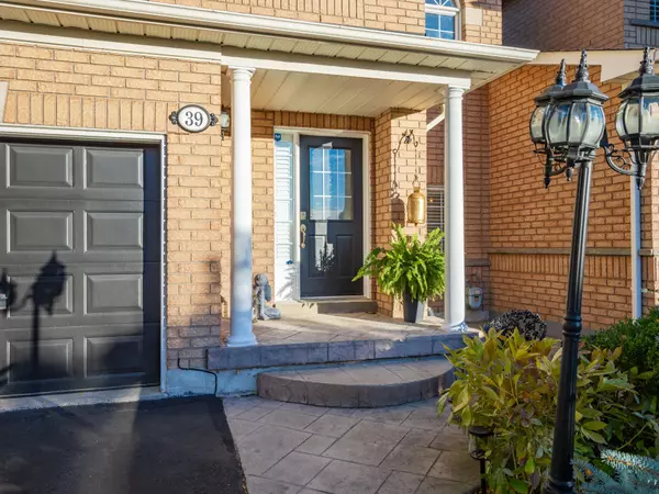 Richmond Hill, ON L4E 4H5,39 Walkview CRES