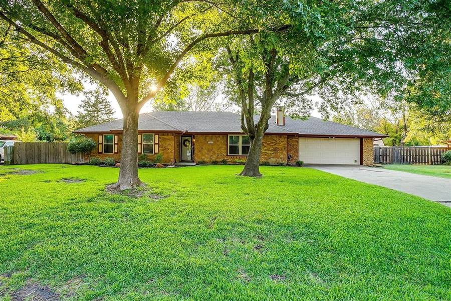 125 Lorene Drive, Red Oak, TX 75154