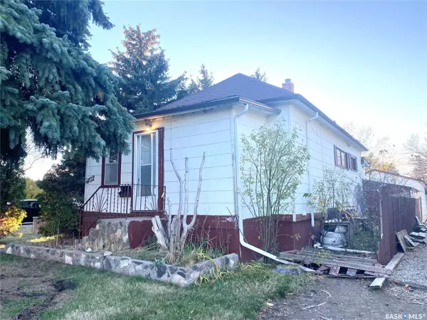 702 3RD AVENUE NW, Swift Current, SK S9H 0T1