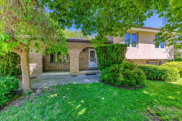 Oakville, ON L6J 5M4,2109 Devon RD