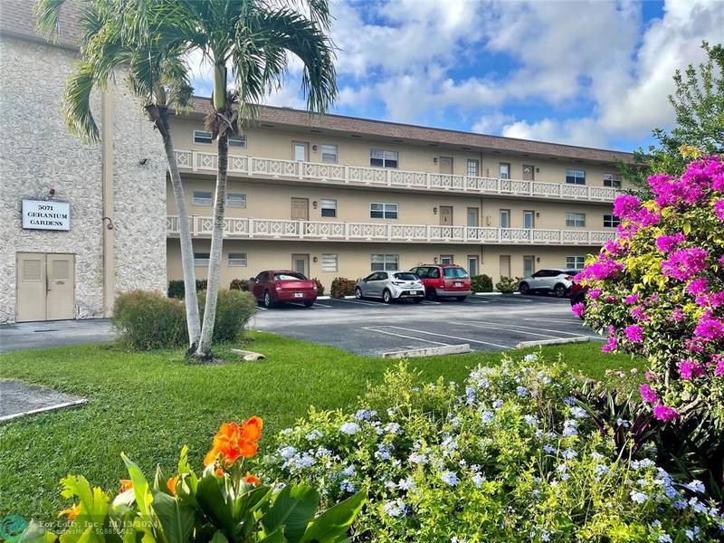 5071 W Oakland Park Blvd  #211, Lauderdale Lakes, FL 33313