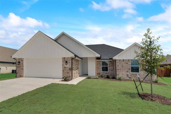 315 Cherry Point Drive,  Palmer,  TX 75152