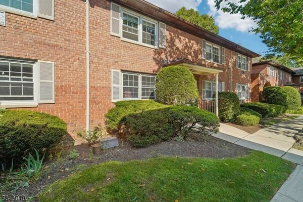 34 B Lakeside Dr, Millburn Twp., NJ 07041