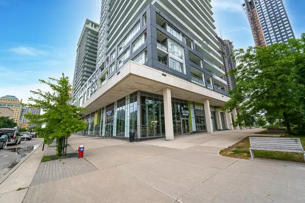 Mississauga, ON L5B 0E6,360 Square One DR #602